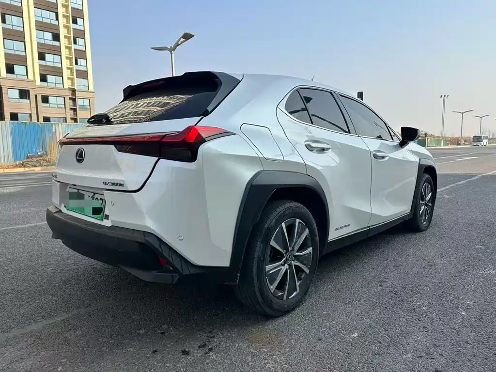Lexus UX 2020