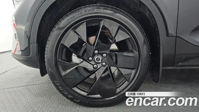 Volvo XC40 2025