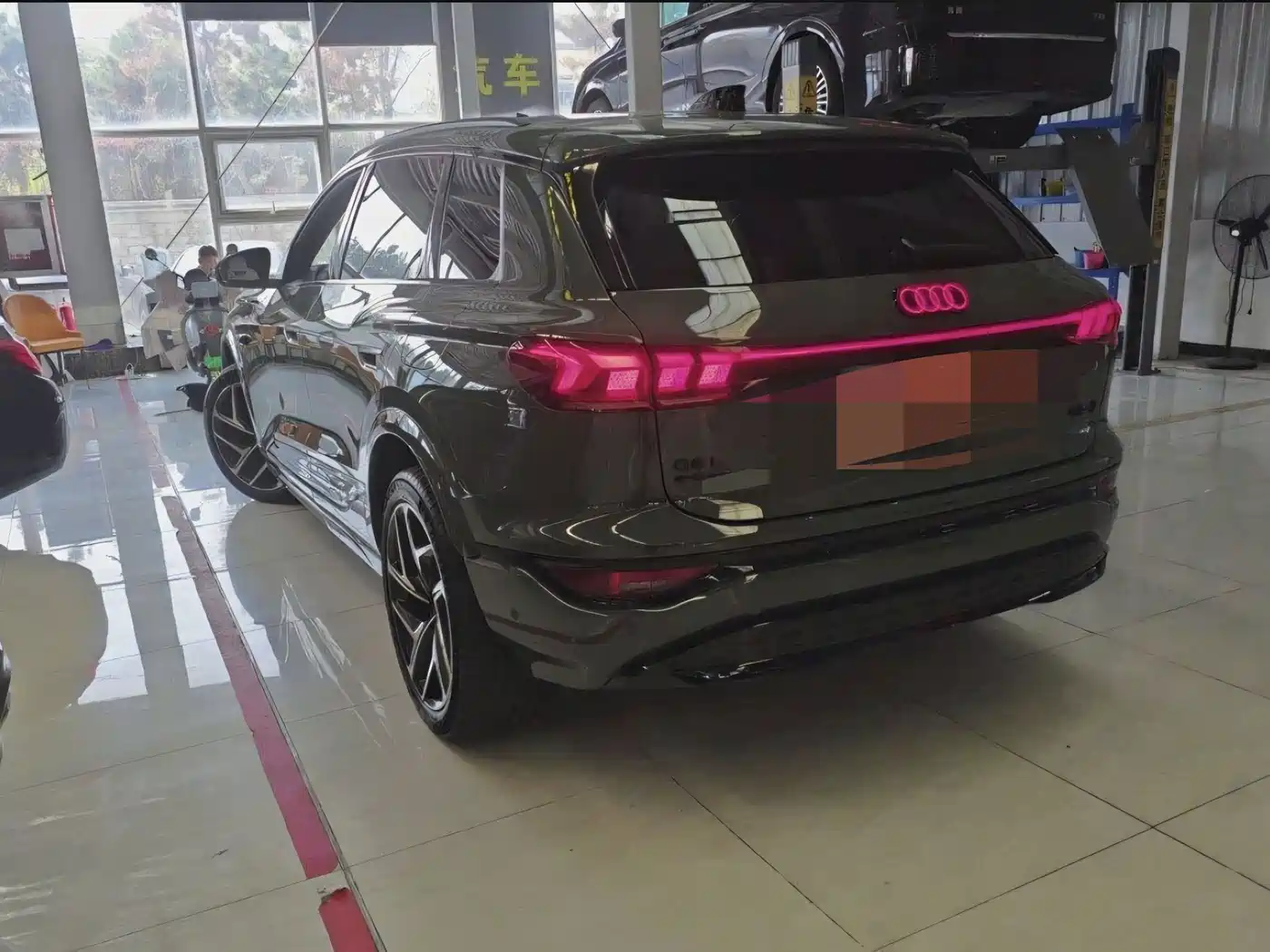Audi e-tron 2025