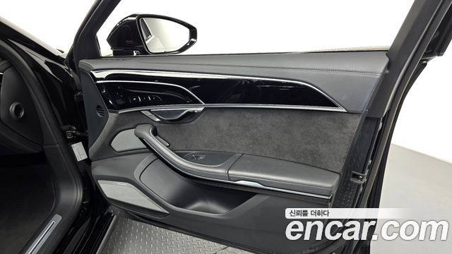 Audi A8 2021