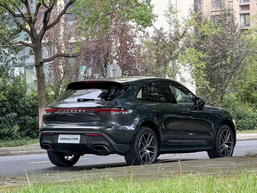 Porsche Macan 2021