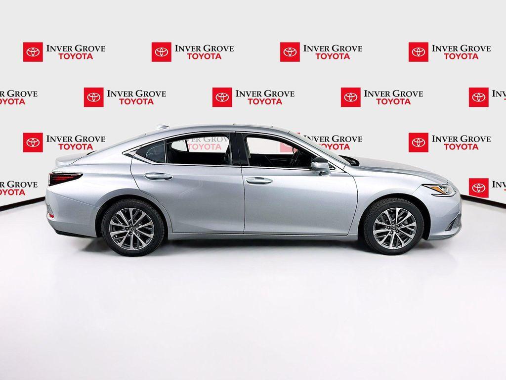 Lexus ES 2023