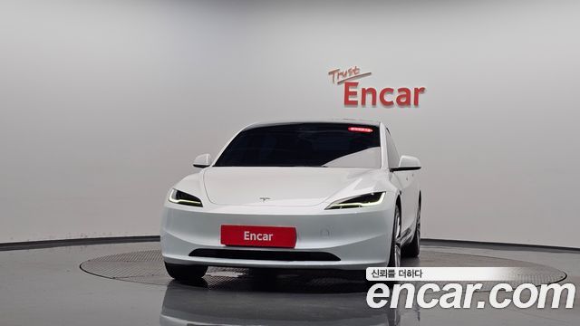 Tesla Model 3 2024