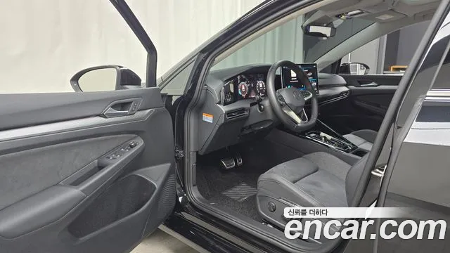 Volkswagen Golf 2025
