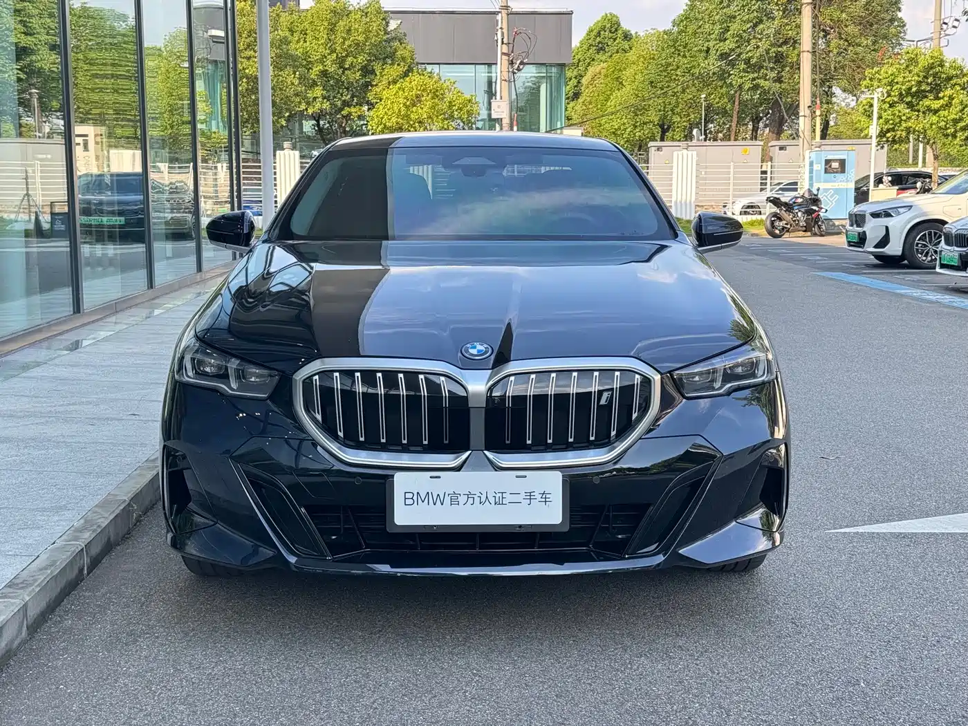 BMW i5 2025
