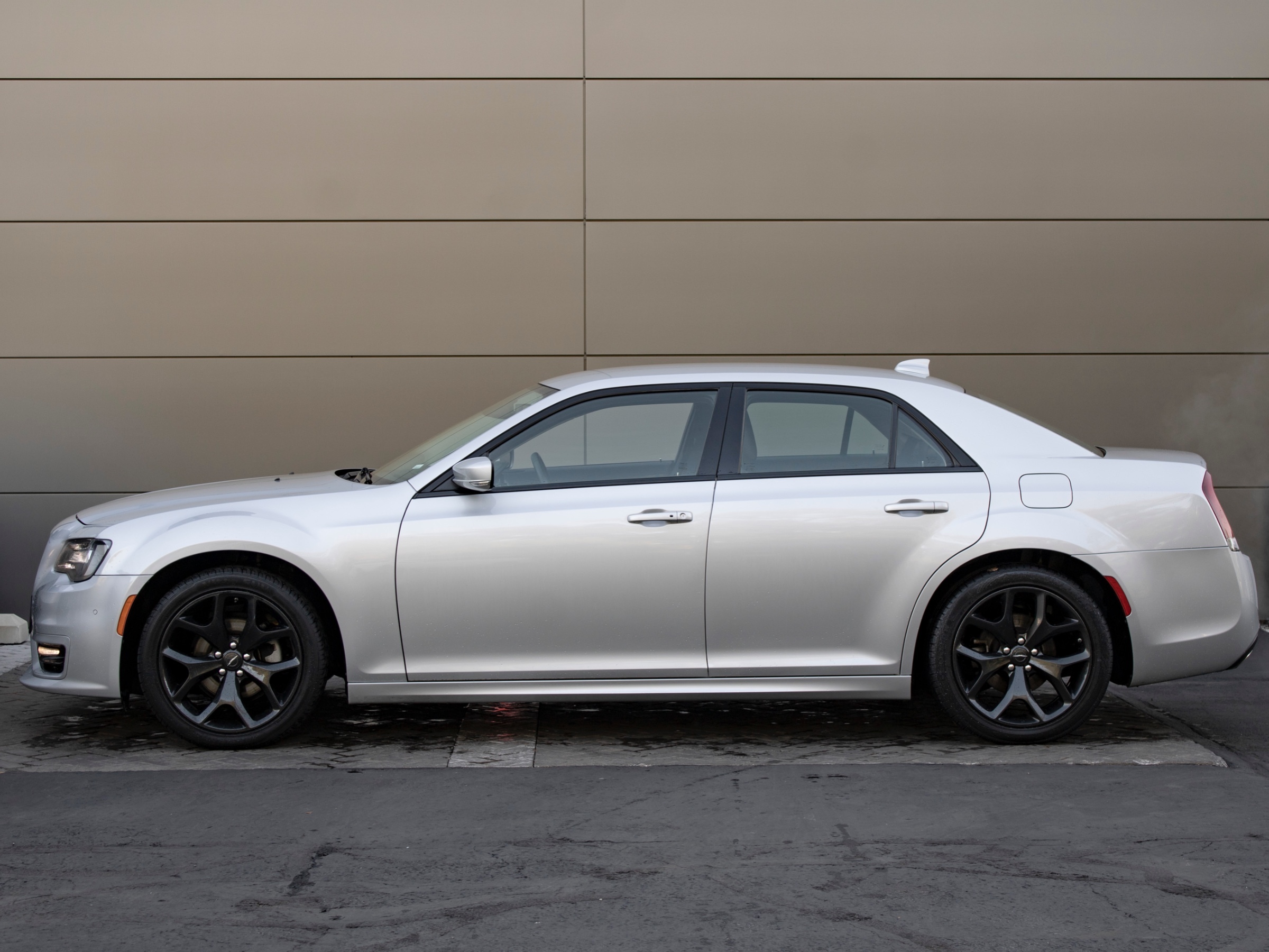 Chrysler 300 2022