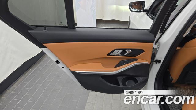 BMW 3 серии 2022