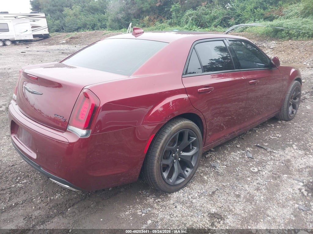 Chrysler 300 2021