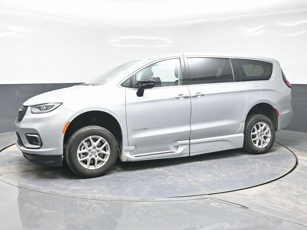 Chrysler Pacifica 2024