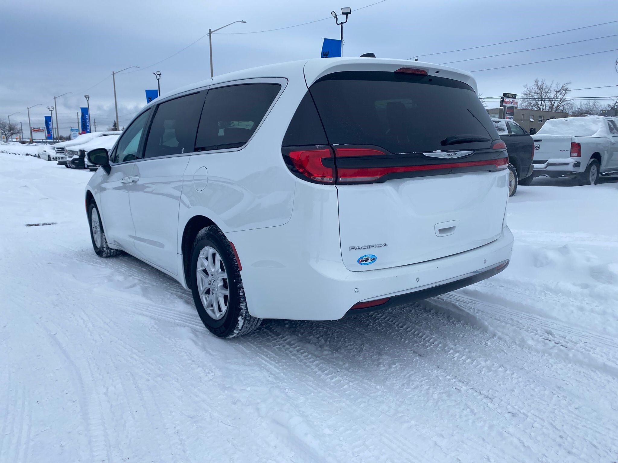 Chrysler Pacifica 2023