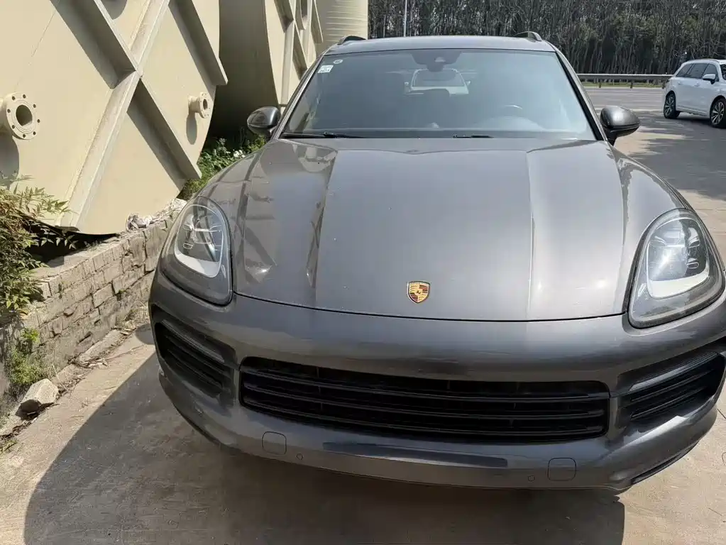 Porsche Cayenne 2021