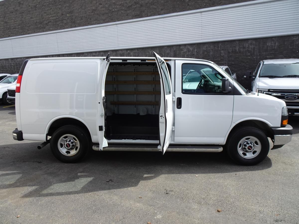 GMC Savana 2023