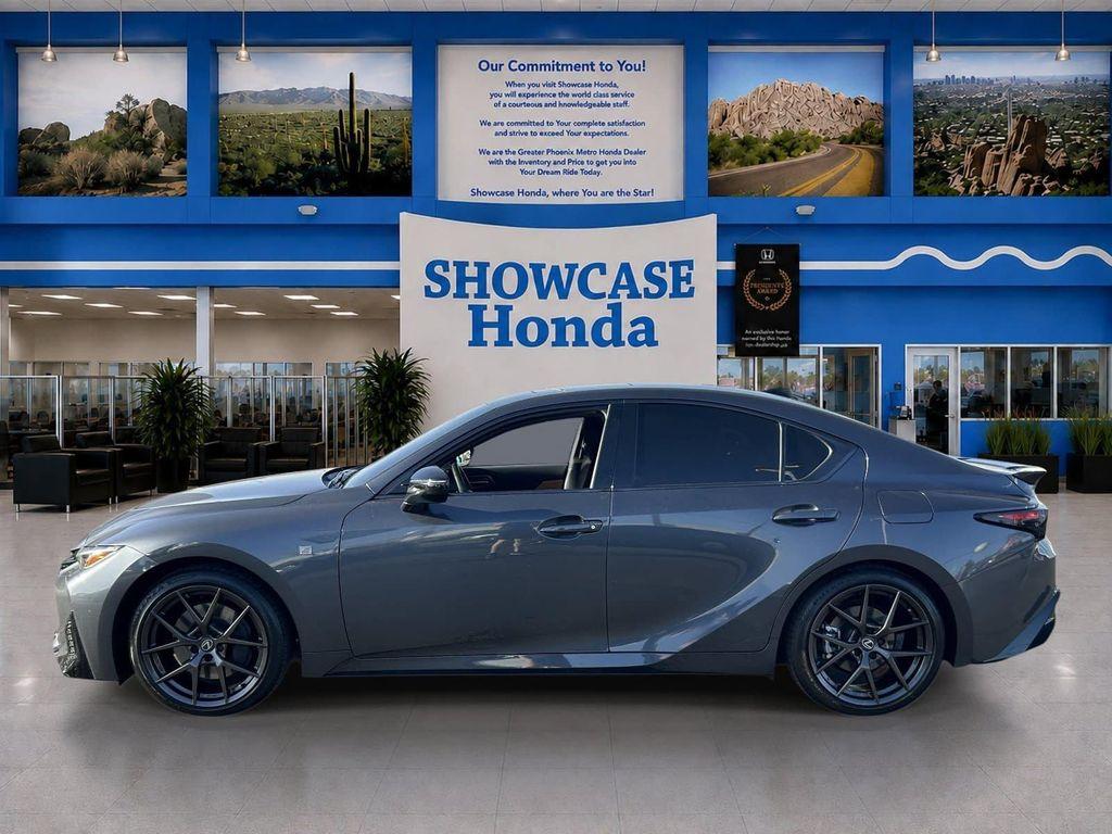 Lexus IS 2026