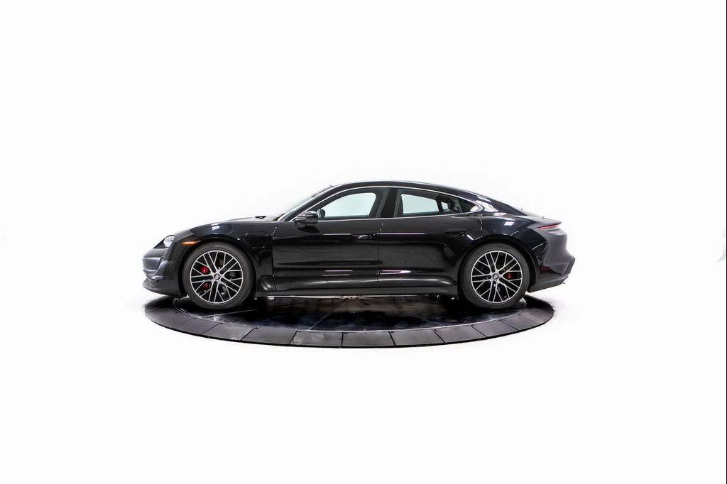 Porsche Taycan 2022