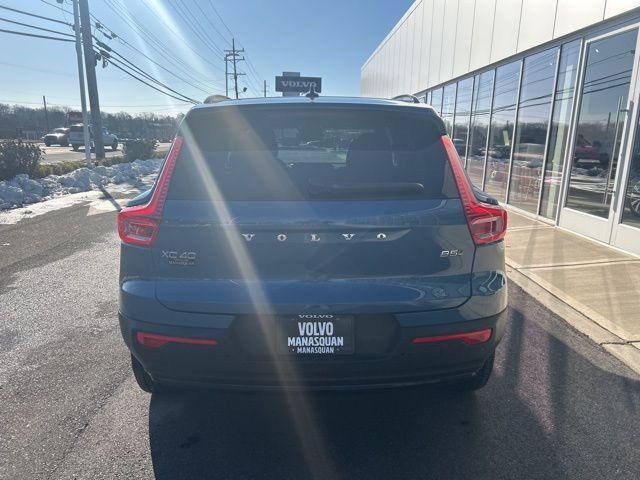 Volvo XC40 2025