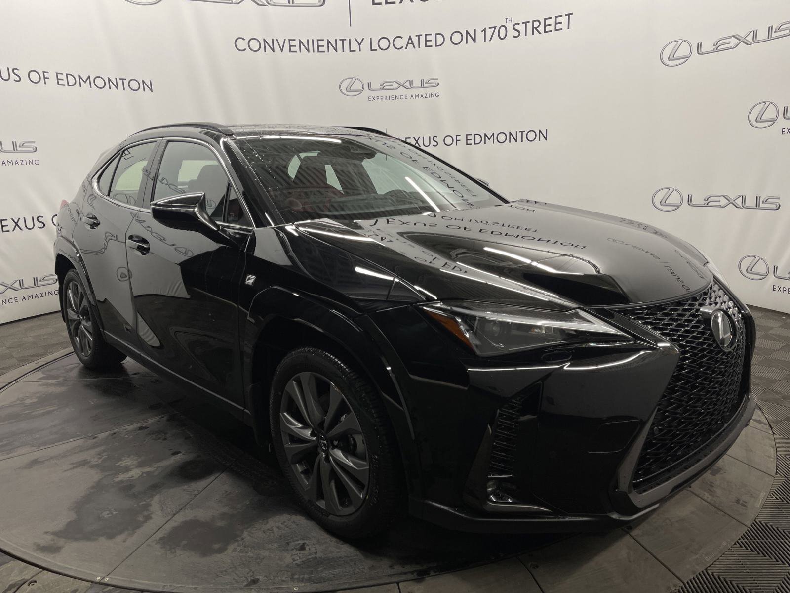 Lexus UX 2025