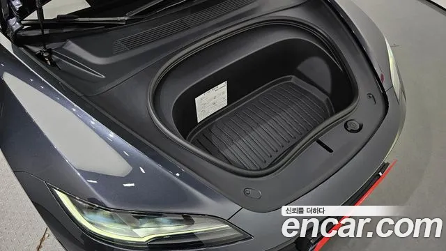 Tesla Model 3 2024