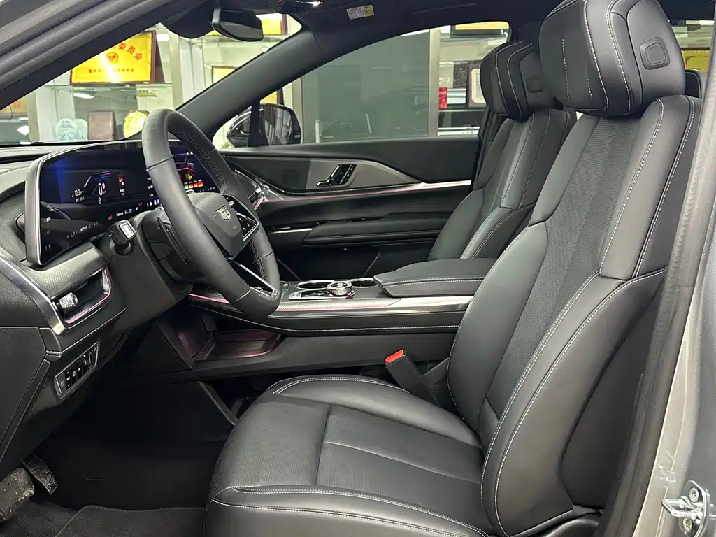 Cadillac XT5 2025