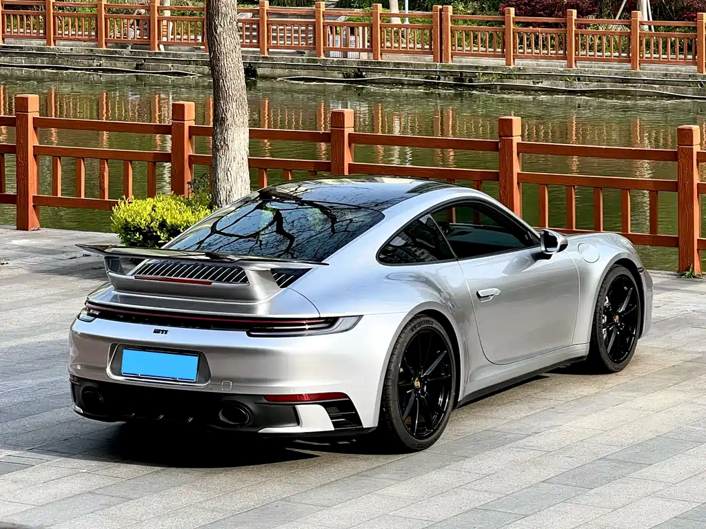 Porsche 911 2025