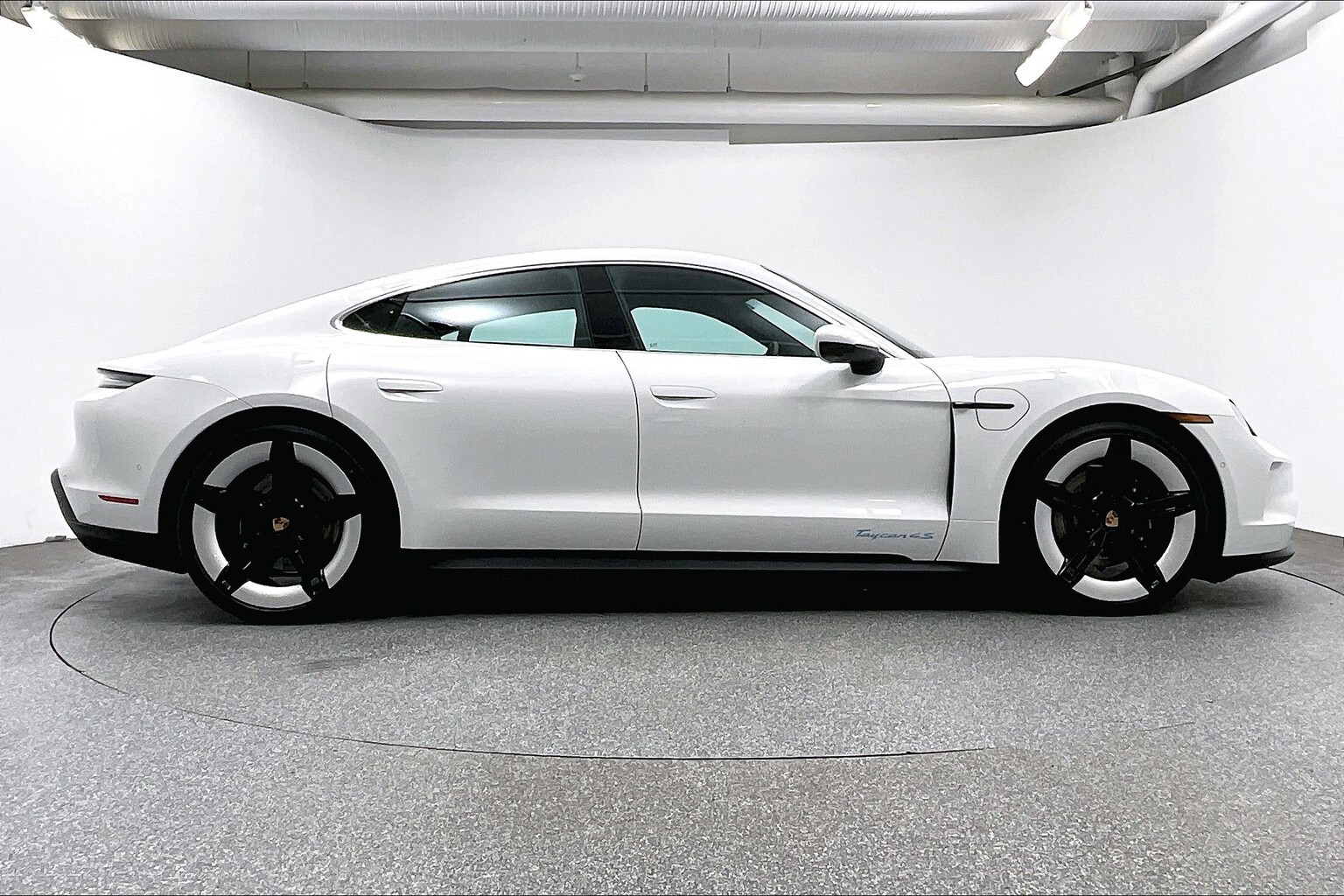 Porsche Taycan 2025