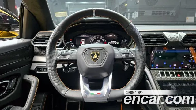 Lamborghini Urus 2024