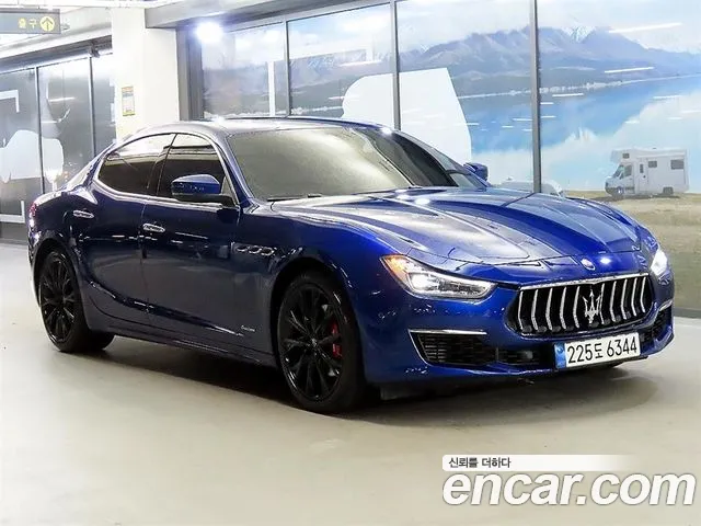 Maserati Ghibli 2021