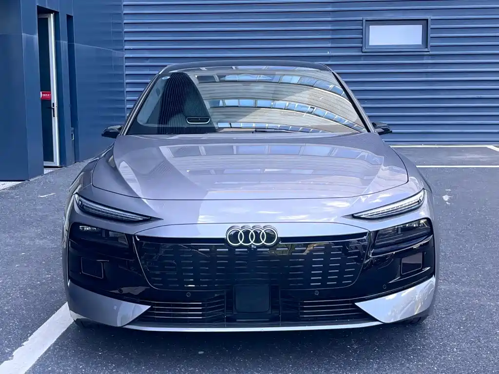 Audi e-tron 2025