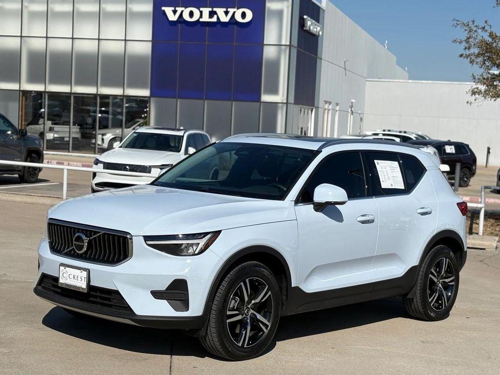Volvo XC40 2025