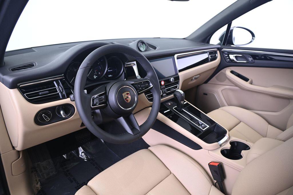 Porsche Macan 2025