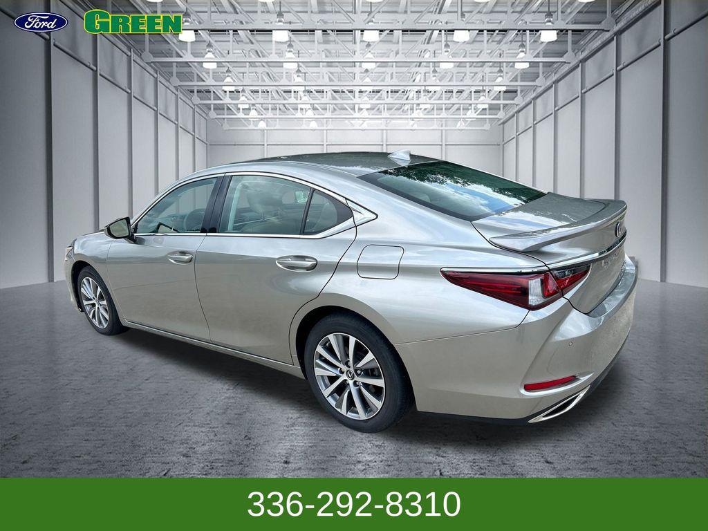 Lexus ES 2021