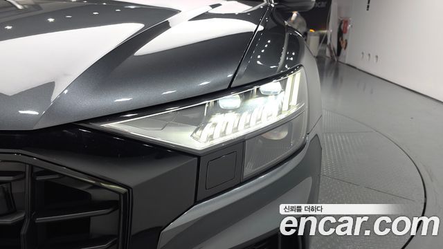 Audi Q8 2021