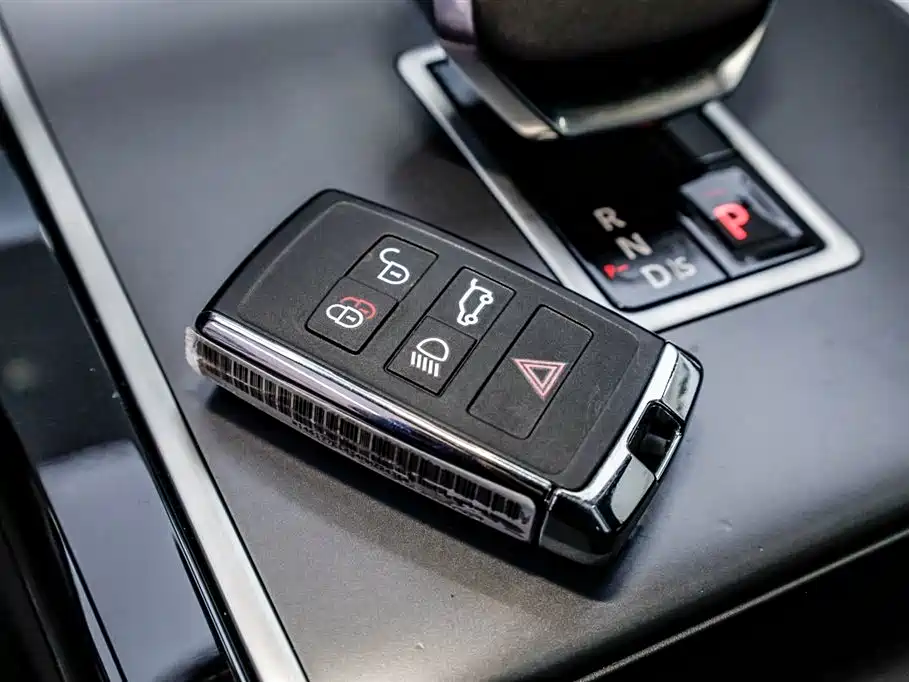 Land Rover Range Rover Velar 2024