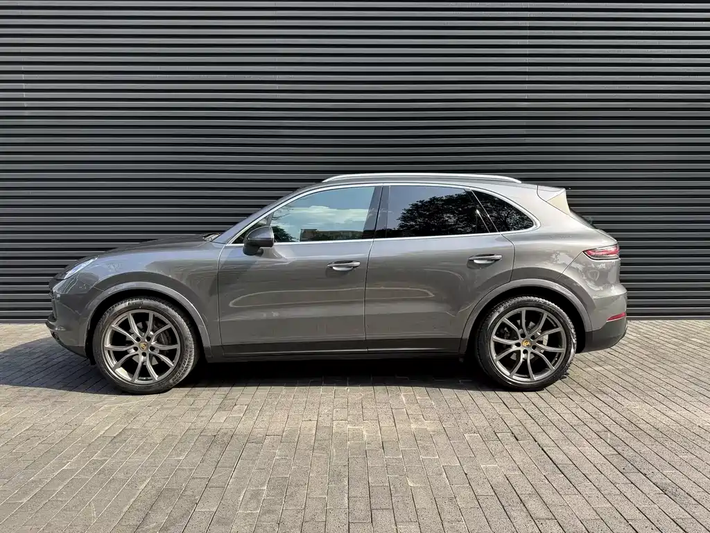 Porsche Cayenne 2022