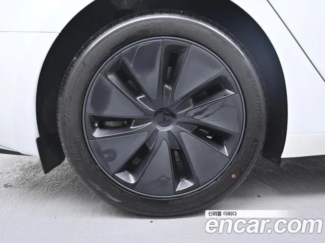 Tesla Model 3 2024