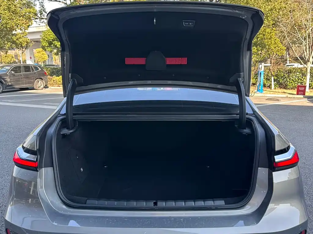 BMW i7 2023