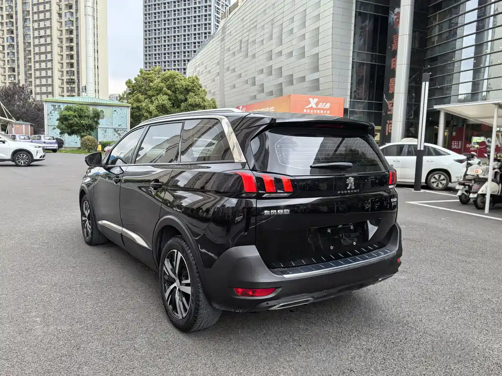 Peugeot 5008 2022