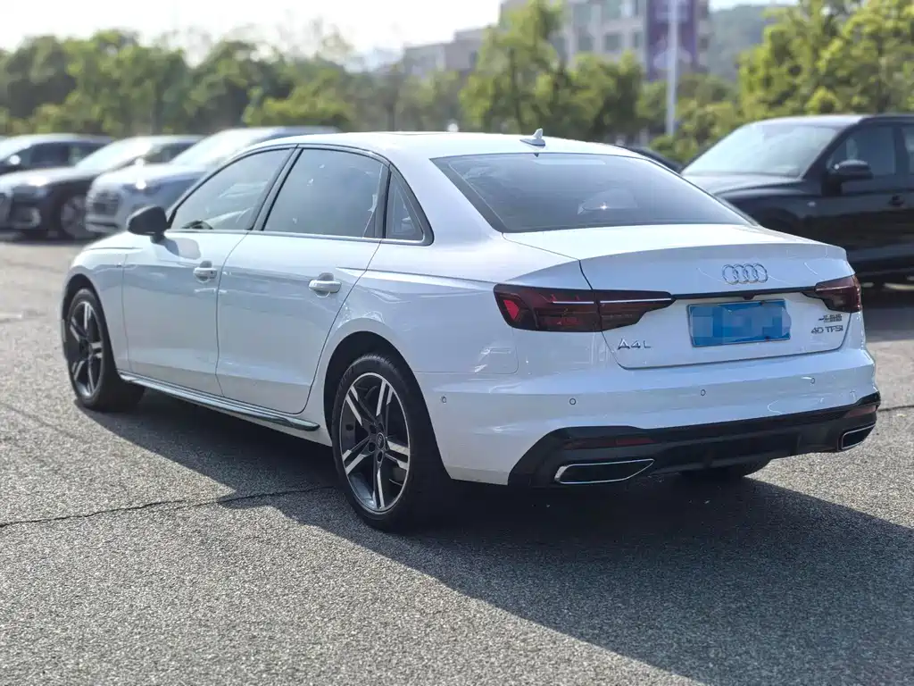 Audi A4 2023