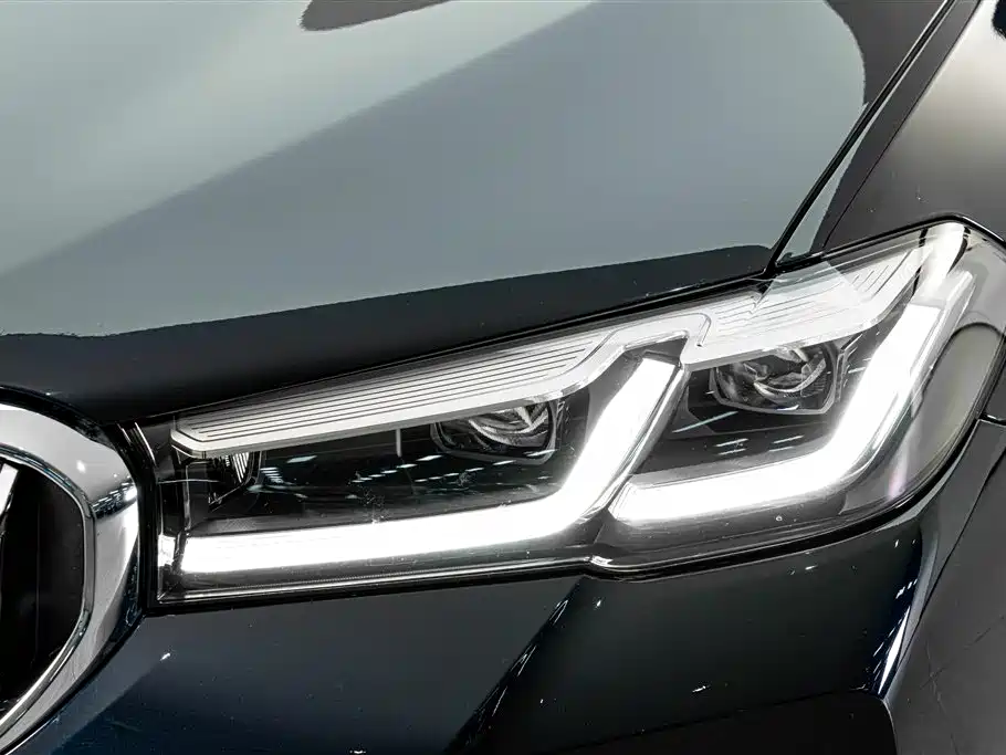 BMW 5 серии 2023