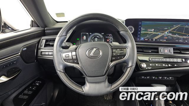 Lexus ES 2024