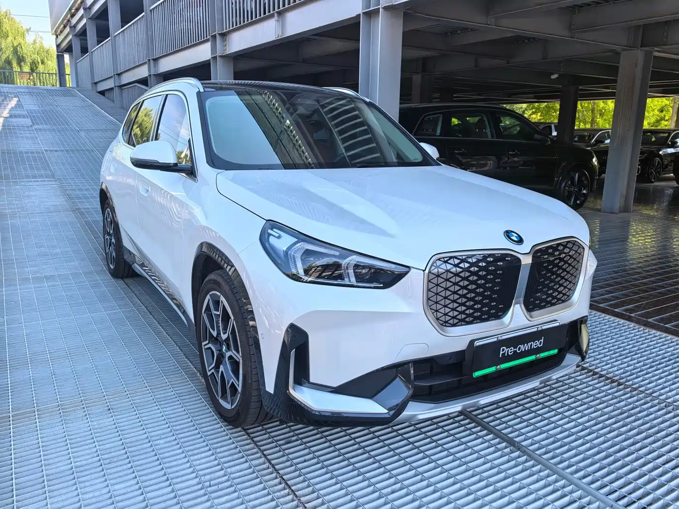 BMW iX1 2025