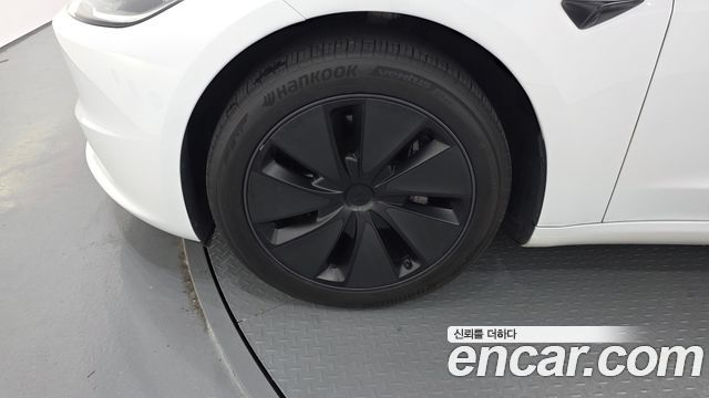 Tesla Model 3 2024