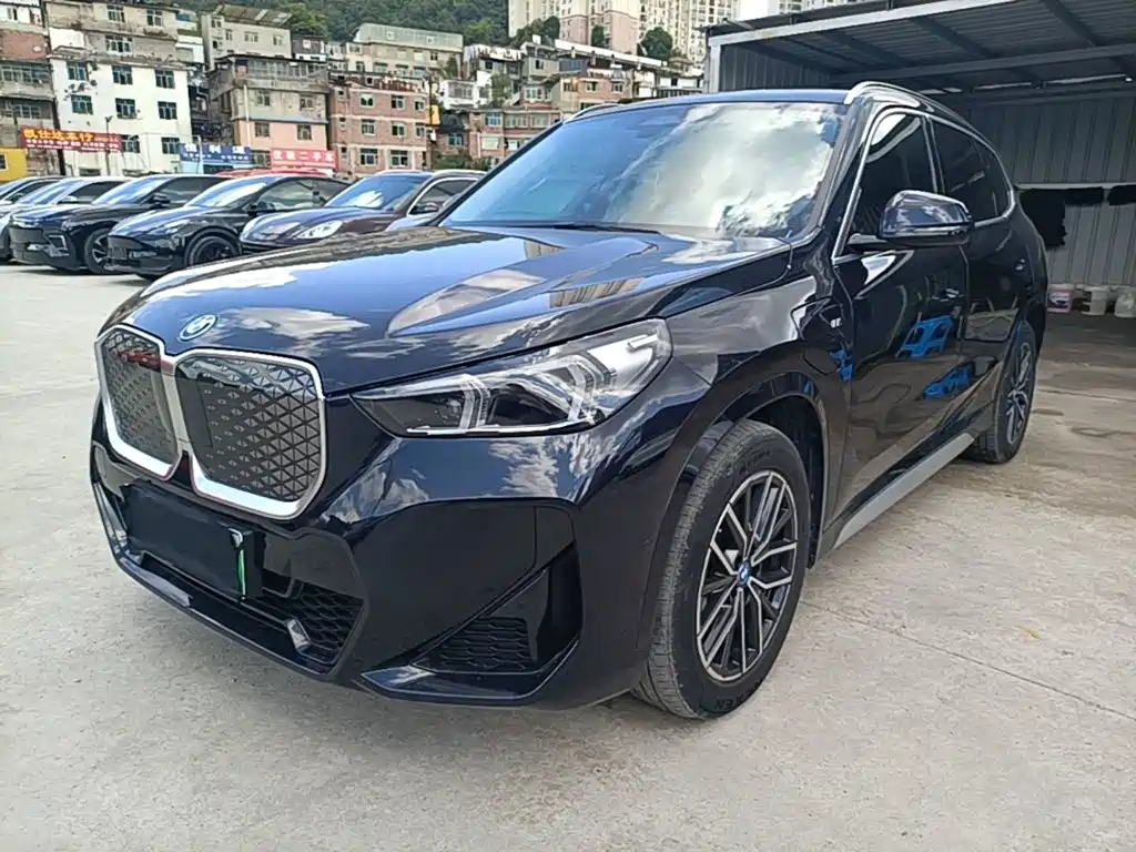BMW iX1 2024