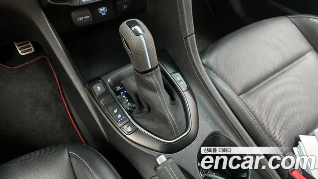 Hyundai Veloster 2020