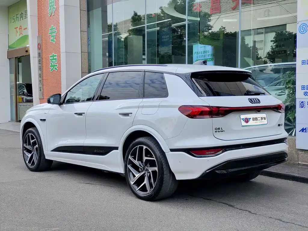 Audi e-tron 2025