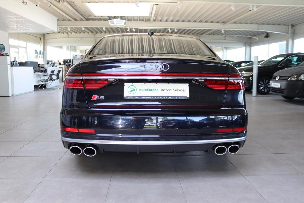 Audi S8 2021