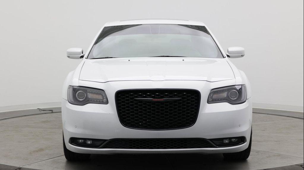 Chrysler 300 2022