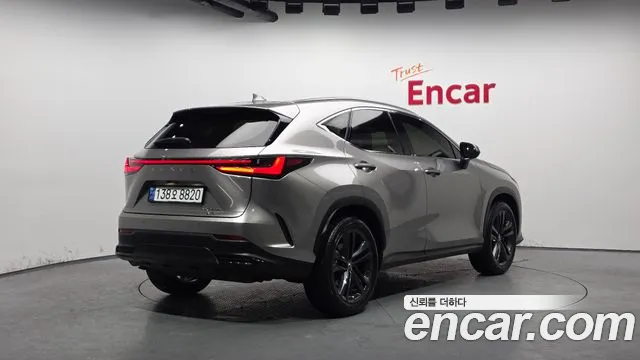 Lexus NX 2024