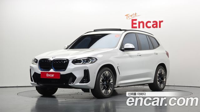 BMW iX3 2024