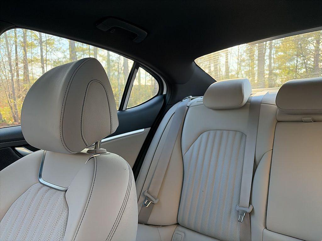Genesis G70 2025