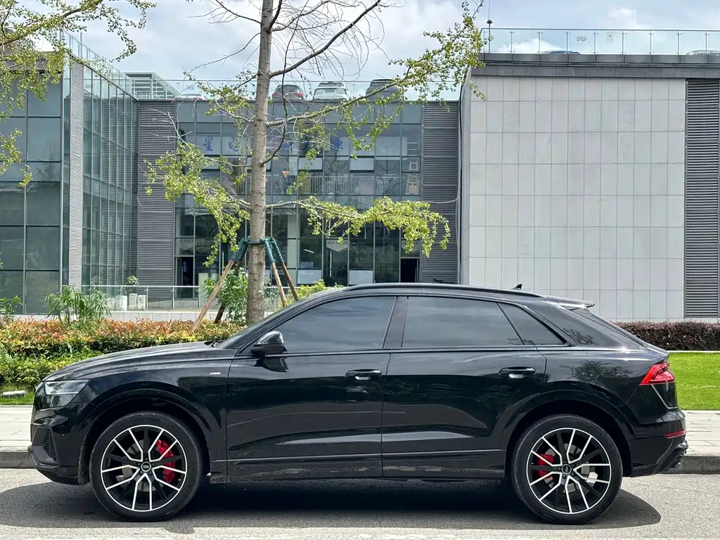 Audi Q8 2023
